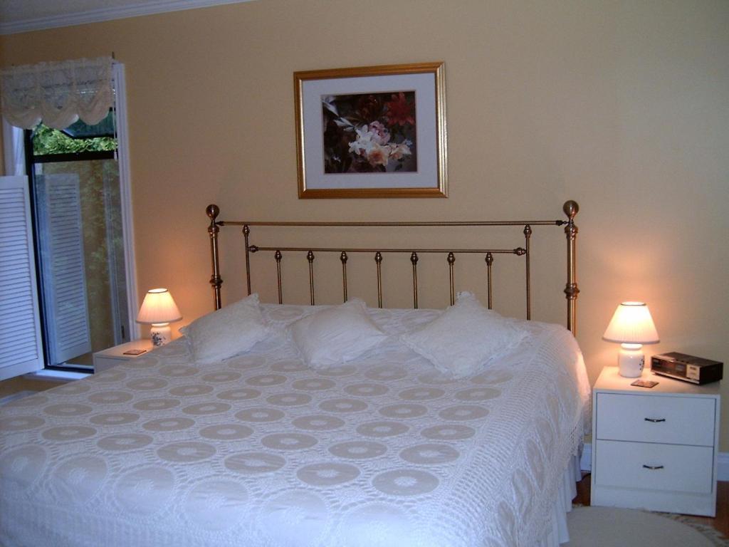 Mountain Bed & Breakfast North Vancouver Rom bilde